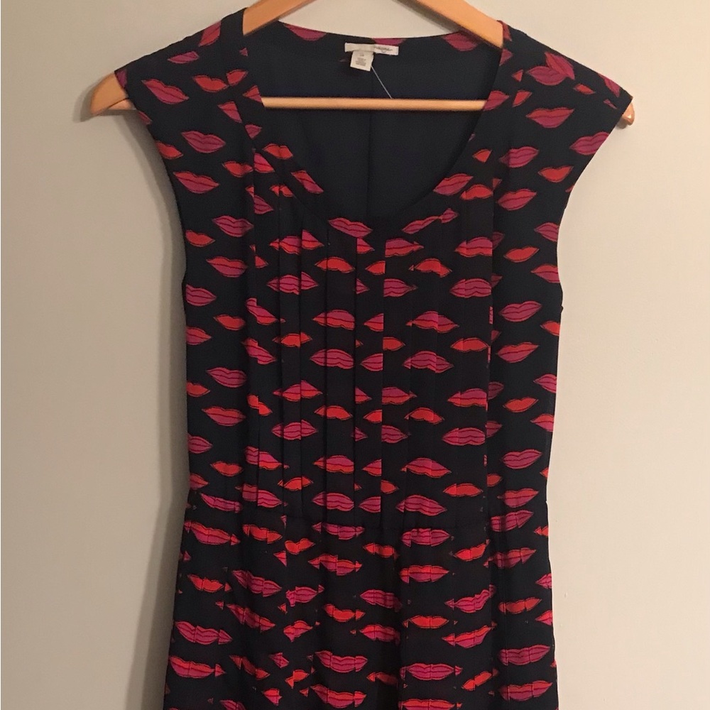 Pleated,pink/red lips dress